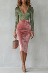 Virelline – Leopardenvelours-Kontrast – Figurbetontes Midi-Kleid