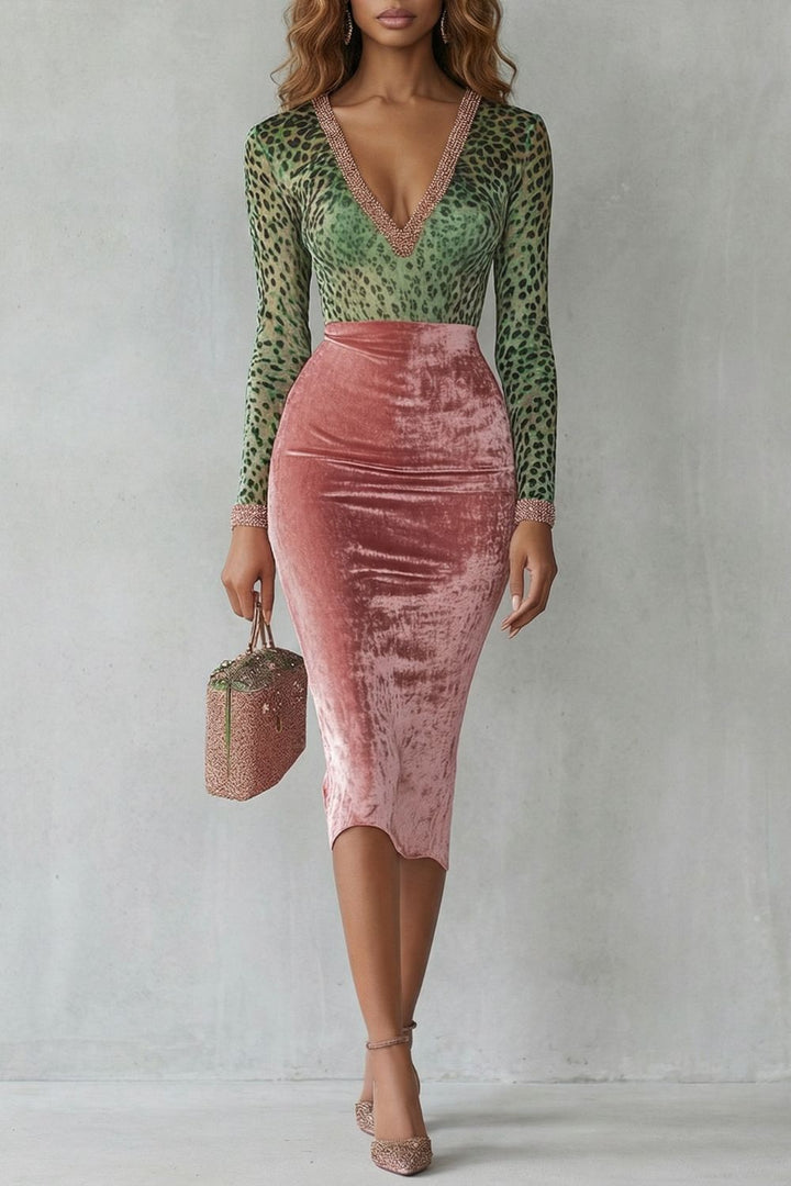 Virelline – Leopardenvelours-Kontrast – Figurbetontes Midi-Kleid
