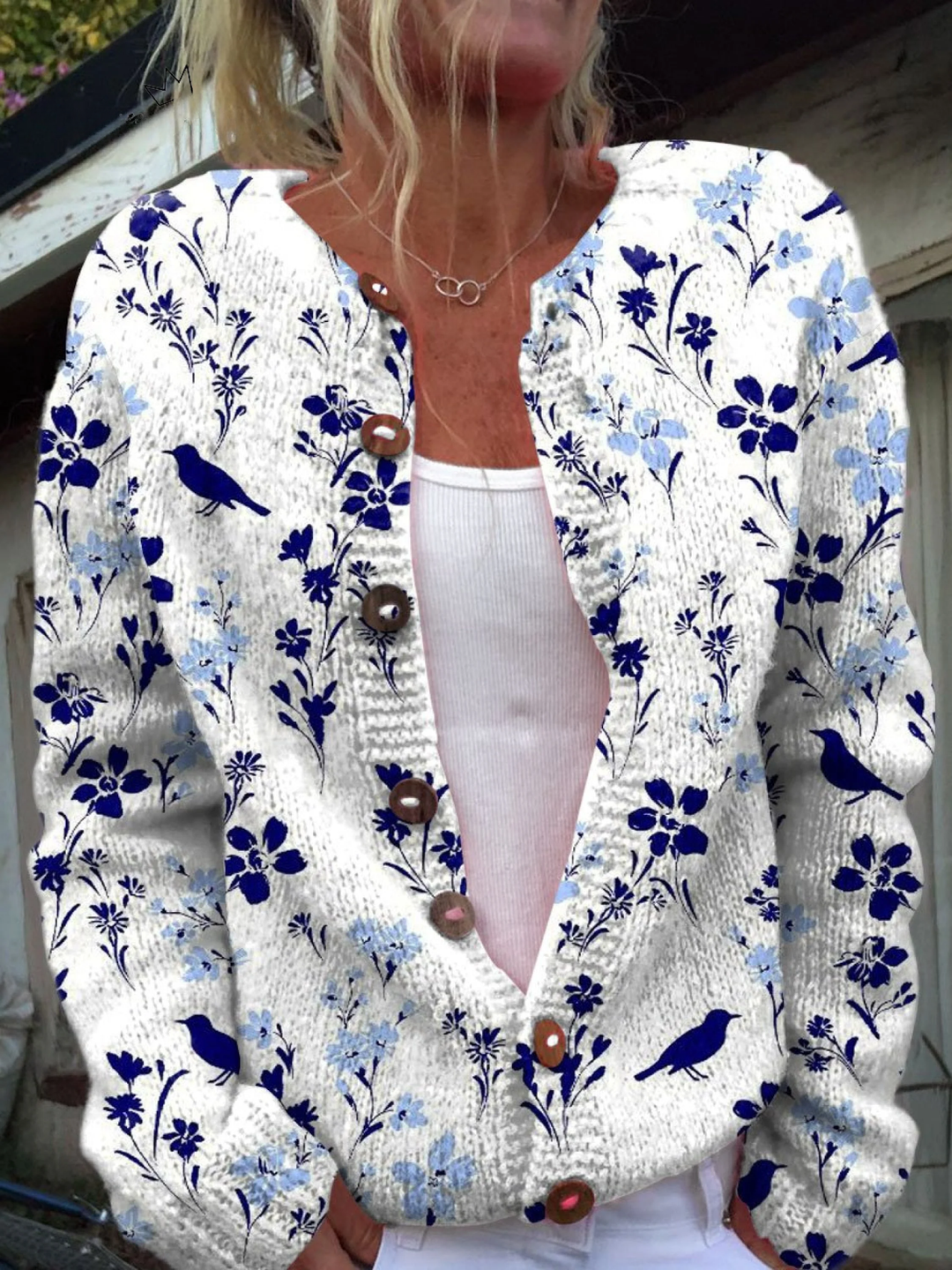 Vynora™ | Strickjacke mit vintage Blumenmuster und Knöpfen vorne