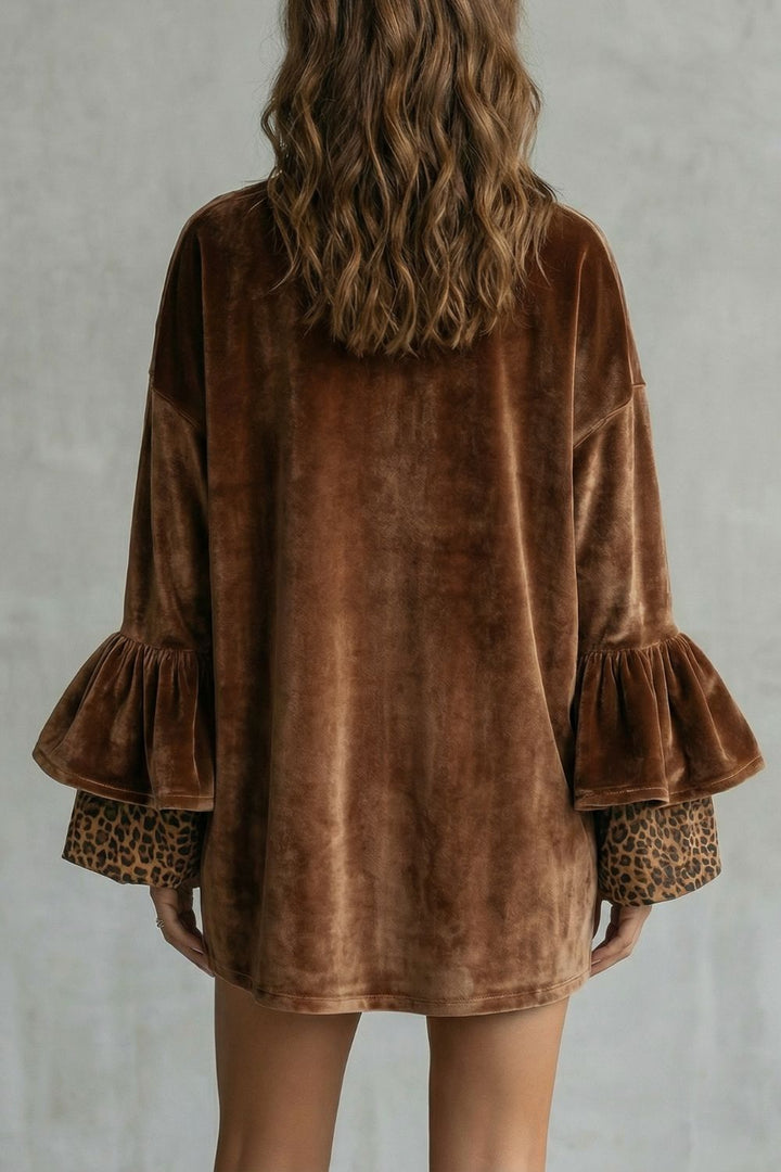 Velanique – Detail mit gestuften Ärmeln – Samt Mini-Kleid
