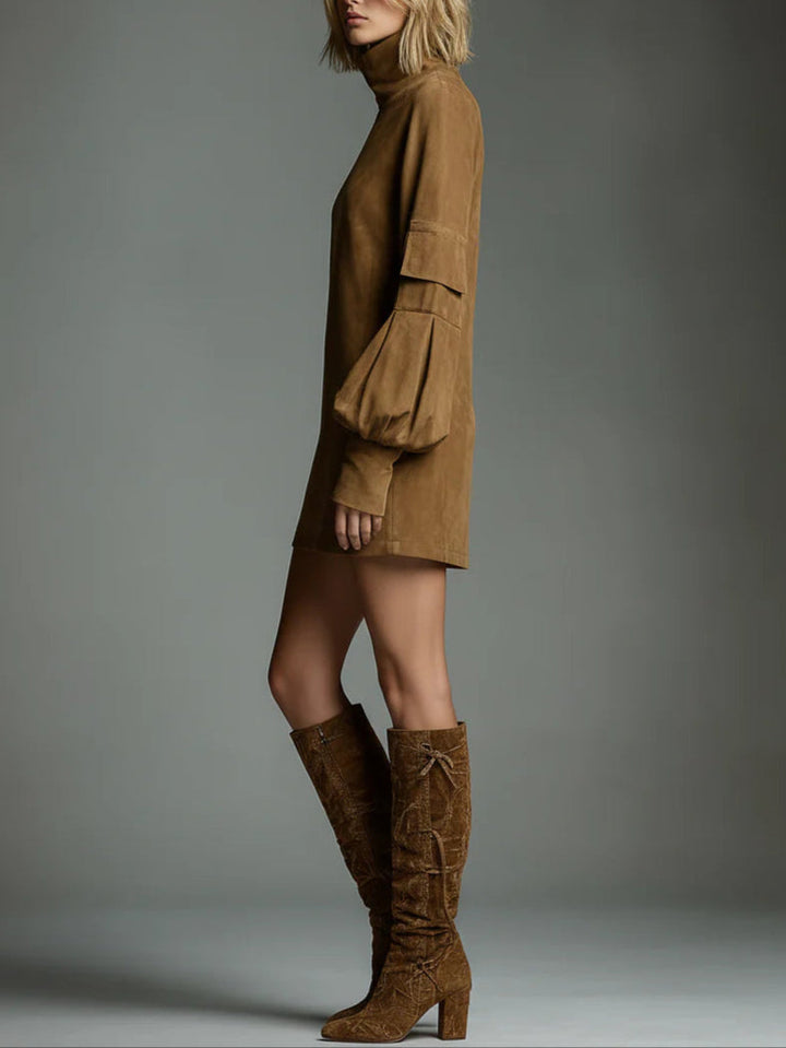 Phoebe | Lässiges Mini-Kleid im Wildleder-Look mit hohem Kragen