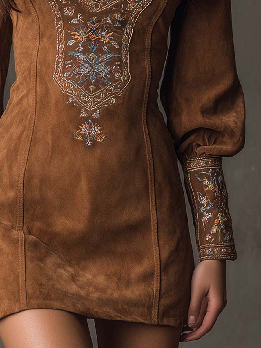 Beatrice | Vintage Braun Wildleder-Style Mini-Kleid mit V-Ausschnitt und Stickerei