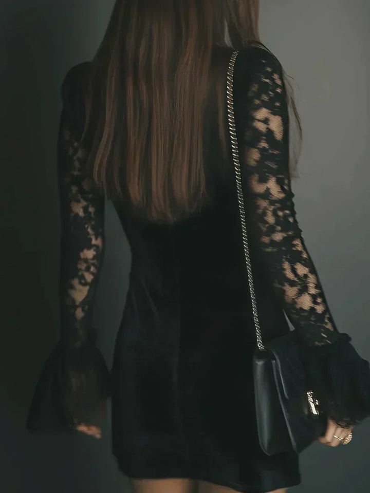 Aria | Samt- und Spitzen-Minikleid